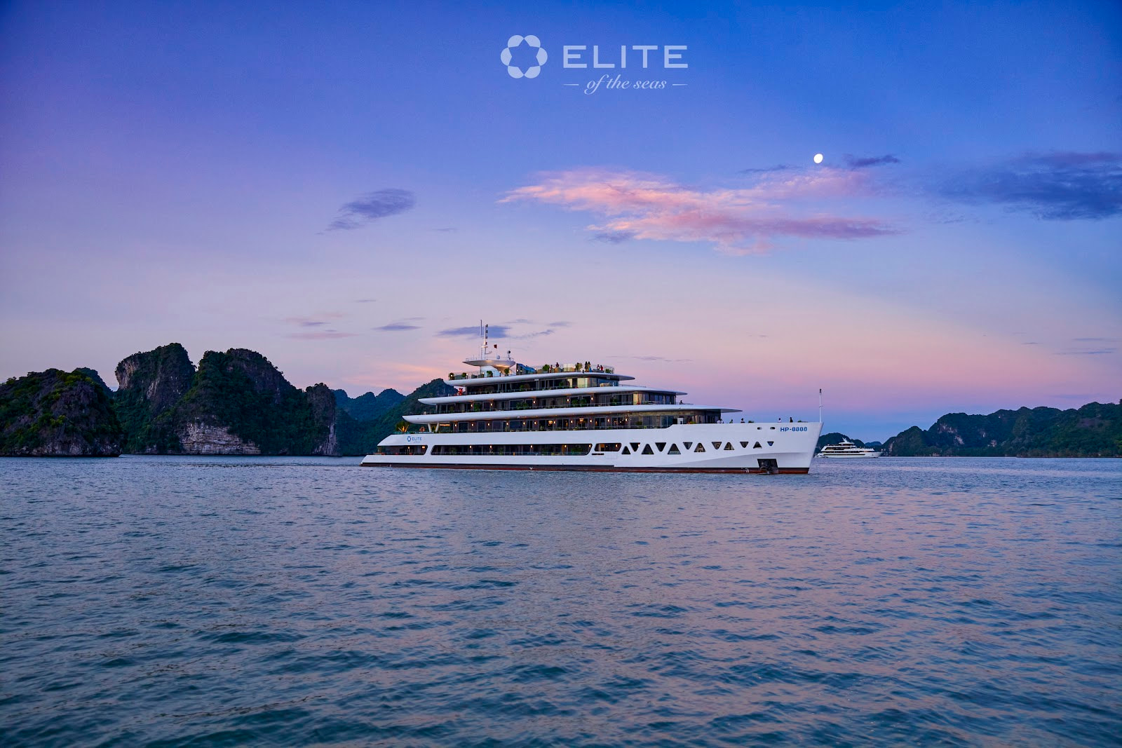 Queen Day Cruise Halong